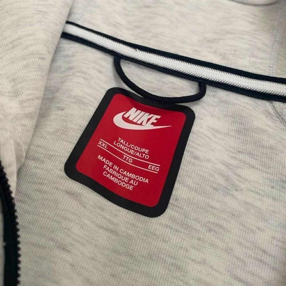 Nike sportswear tech